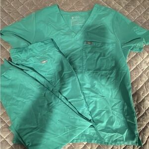 Figs Surgical Green Scrub Set